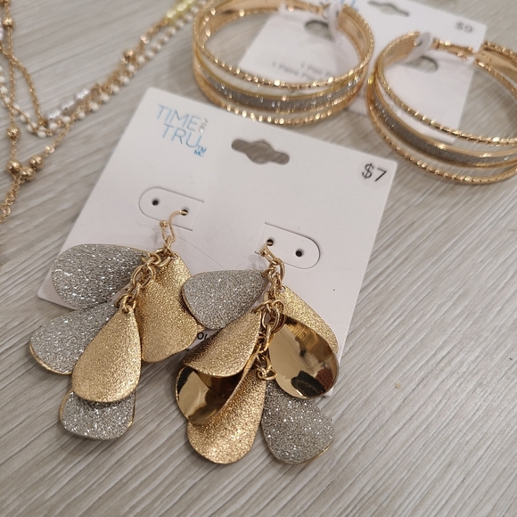 Time and Tru Jewelry Bundle - Picture 4 of 5